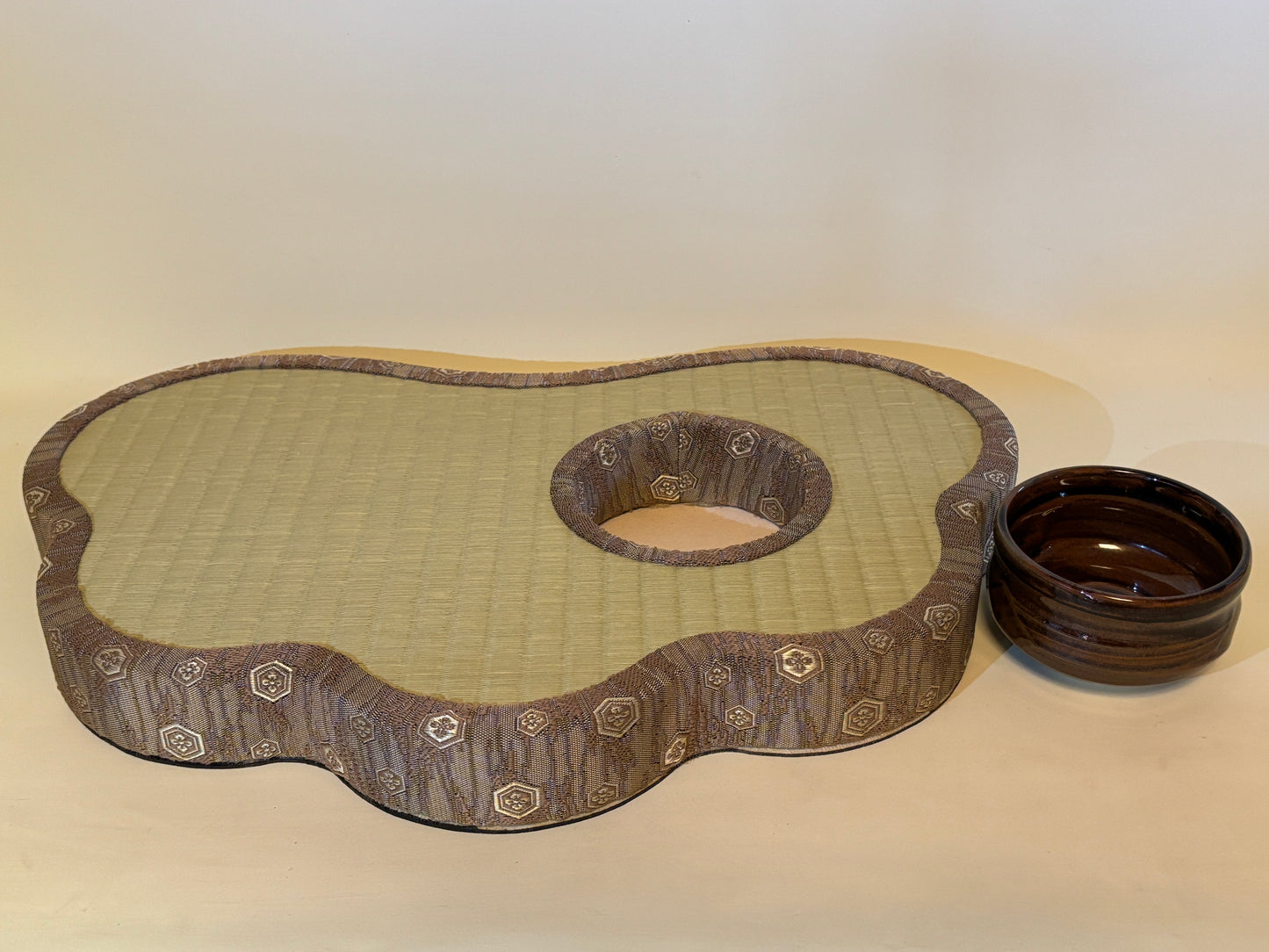 畳に花を活ける No.005｜一点もの・専用花器付き